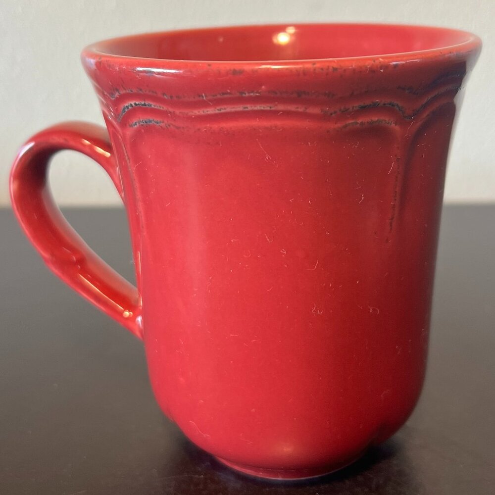 TODD ENGLISH Gourmet Tuscan Merlot Mug with Embossed Antiqued Scalloped Design - Picture 5 of 9